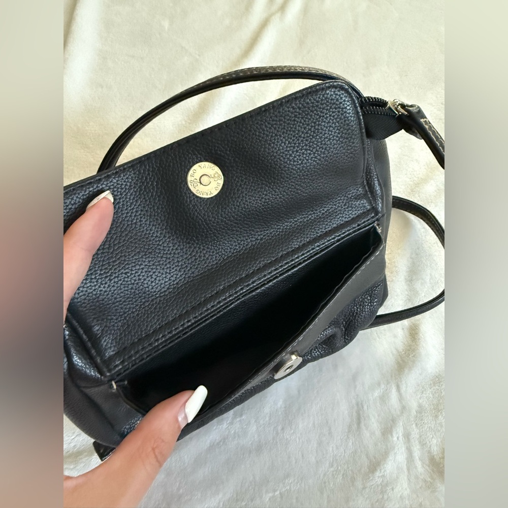 Women’s Leather Crossbody Purse - Picture 5 of 6